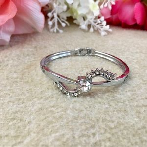 Jewel Center Hinged Clasp Back Metal Bracelet